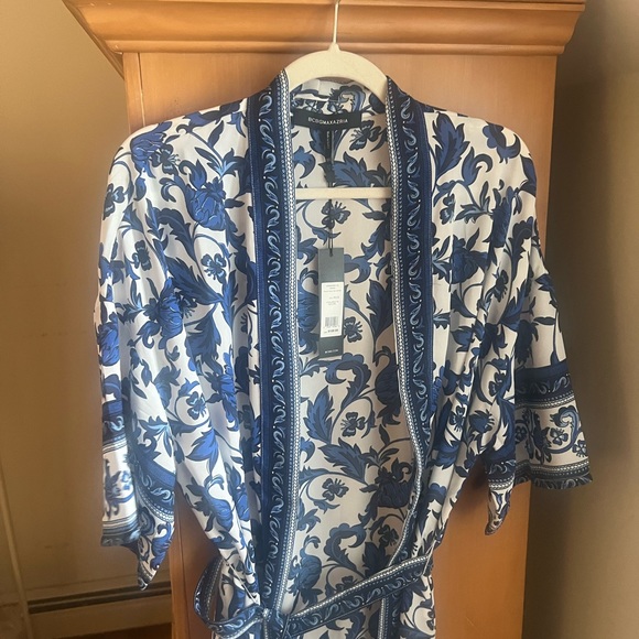 BCBGMaxAzria Blue and White Floral Kimono Top - Picture 4 of 11